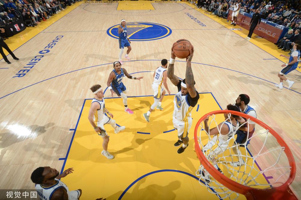 显示出他对 显示出他对